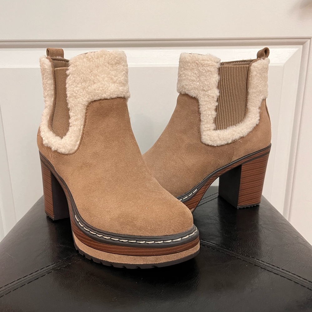 Brand new never worn super cute boots!